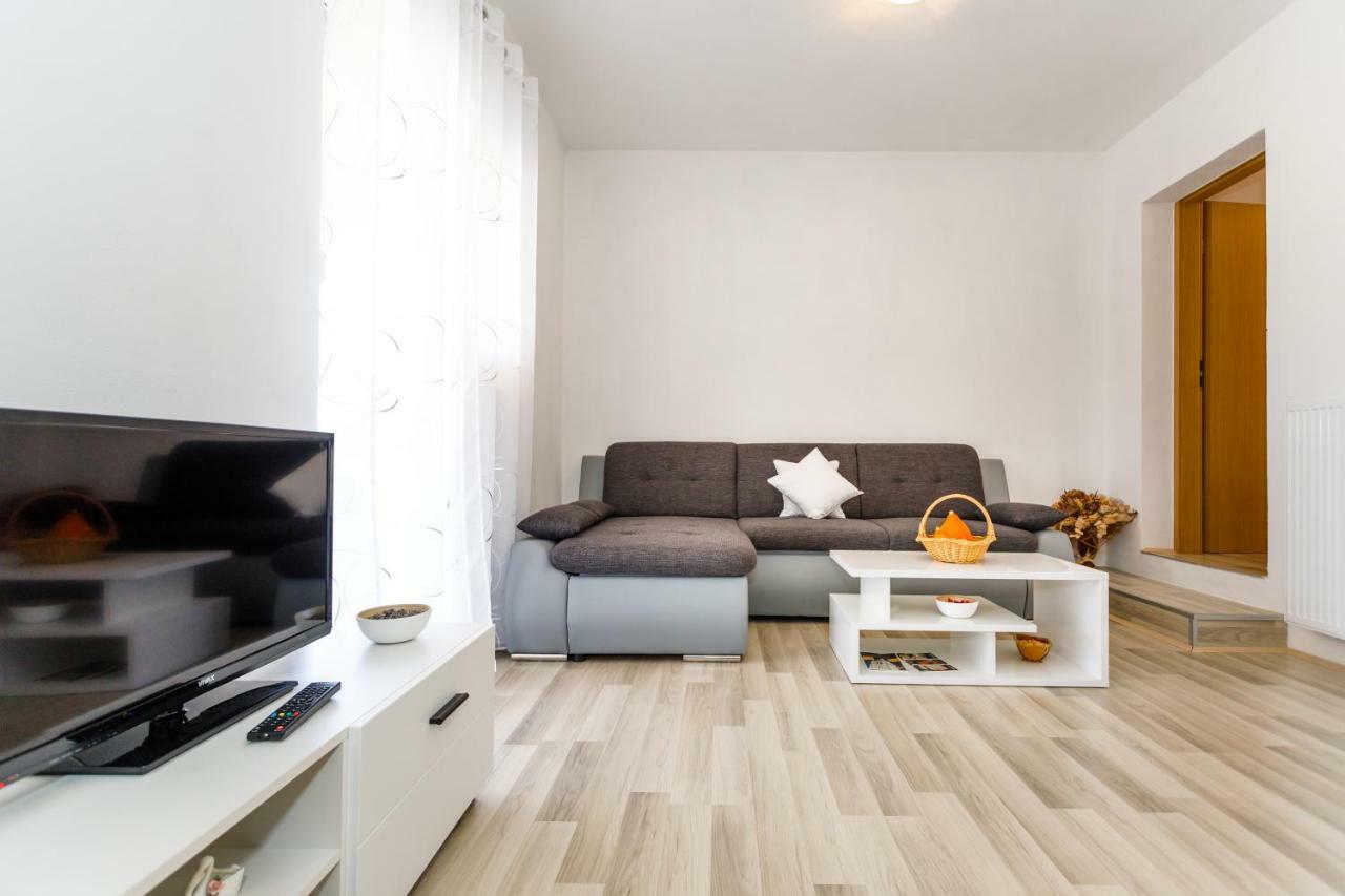 Apartman Dobrila Vrh  Exterior foto